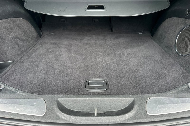 Jeep Grand Cherokee Vehicle Full-screen Gallery Image 15
