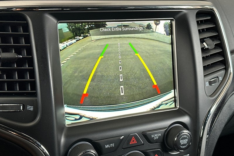 Jeep Grand Cherokee Vehicle Full-screen Gallery Image 20