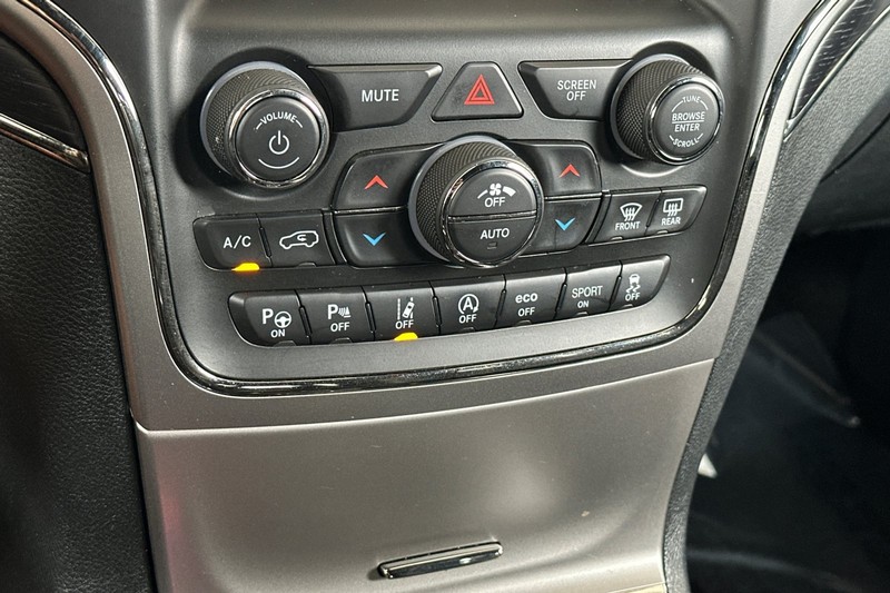 Jeep Grand Cherokee Vehicle Full-screen Gallery Image 21