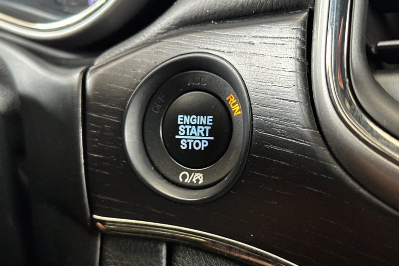 Jeep Grand Cherokee Vehicle Full-screen Gallery Image 23