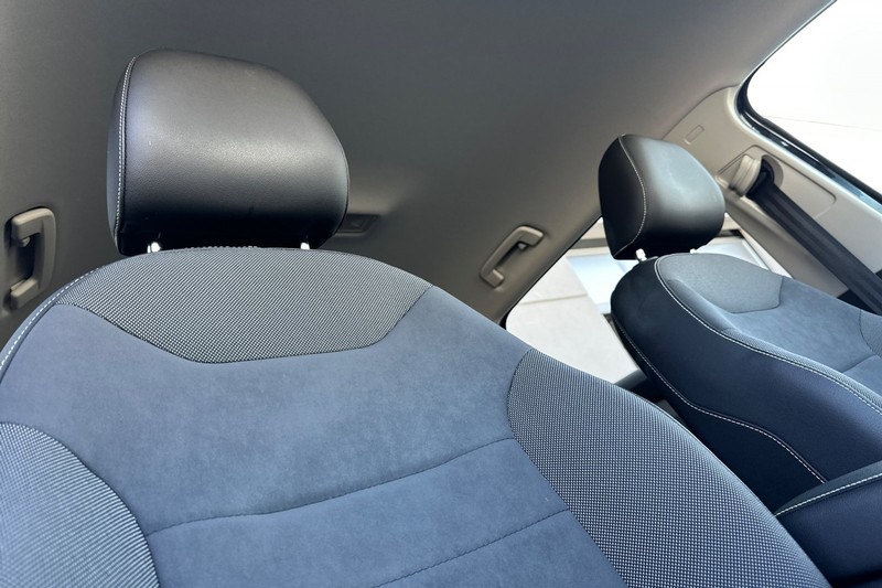 Volkswagen Taos Vehicle Full-screen Gallery Image 17