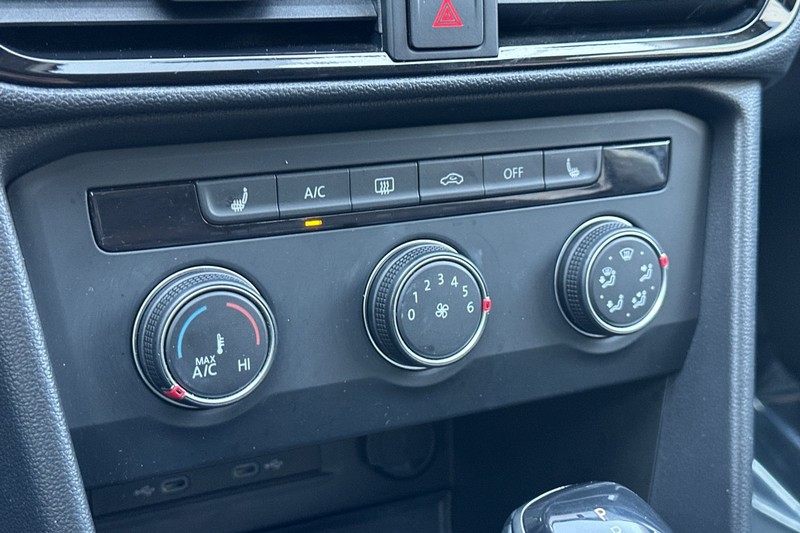 Volkswagen Taos Vehicle Full-screen Gallery Image 20