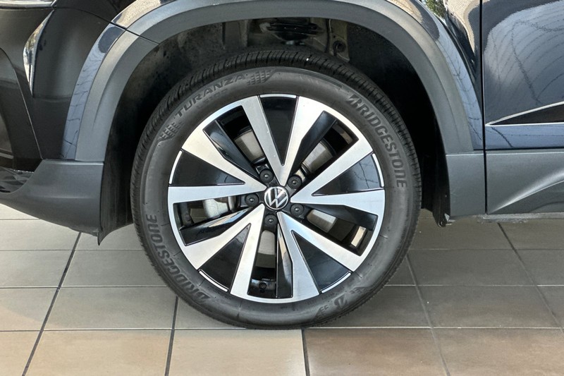 Volkswagen Taos Vehicle Full-screen Gallery Image 26