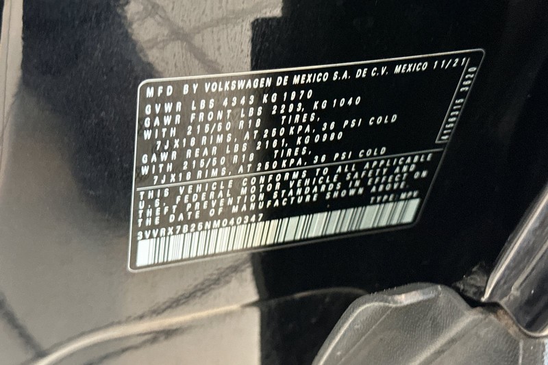 Volkswagen Taos Vehicle Full-screen Gallery Image 28