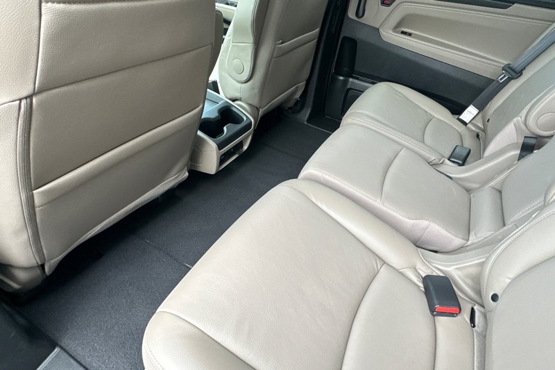 Honda Odyssey Vehicle Full-screen Gallery Image 12