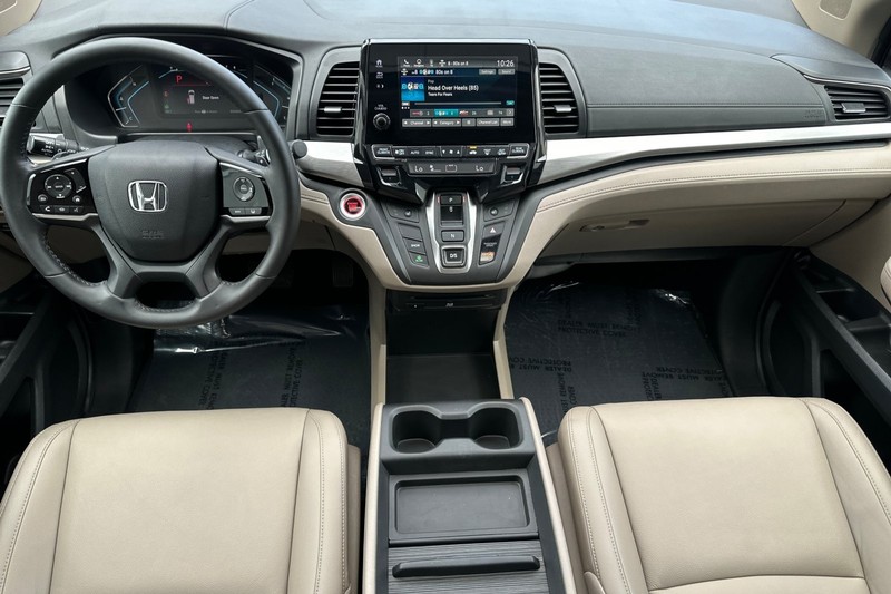 Honda Odyssey Vehicle Full-screen Gallery Image 13
