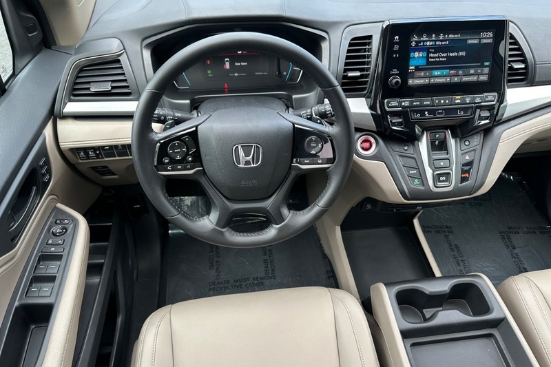 Honda Odyssey Vehicle Full-screen Gallery Image 14