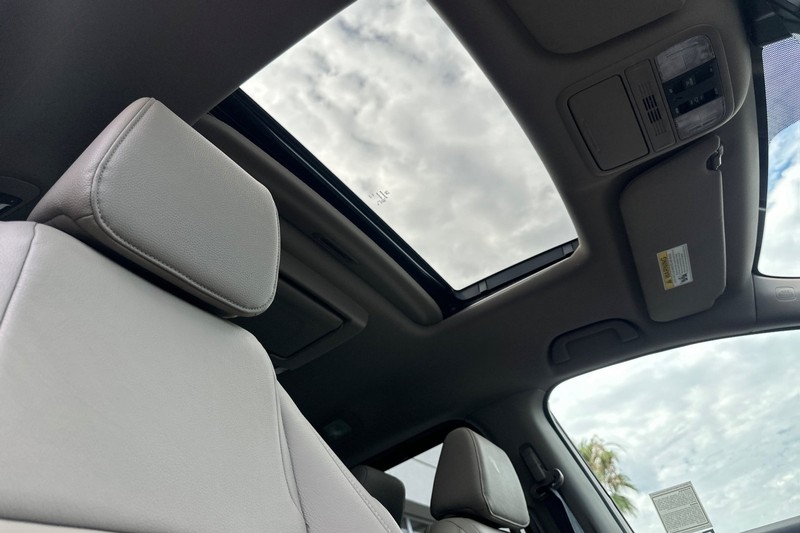 Honda Odyssey Vehicle Full-screen Gallery Image 18