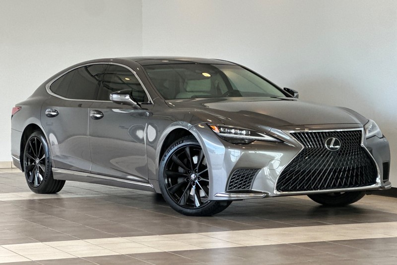 Lexus LS Vehicle Full-screen Gallery Image 02