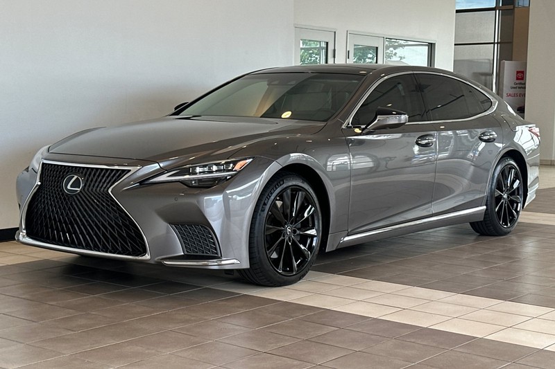 Lexus LS Vehicle Full-screen Gallery Image 08