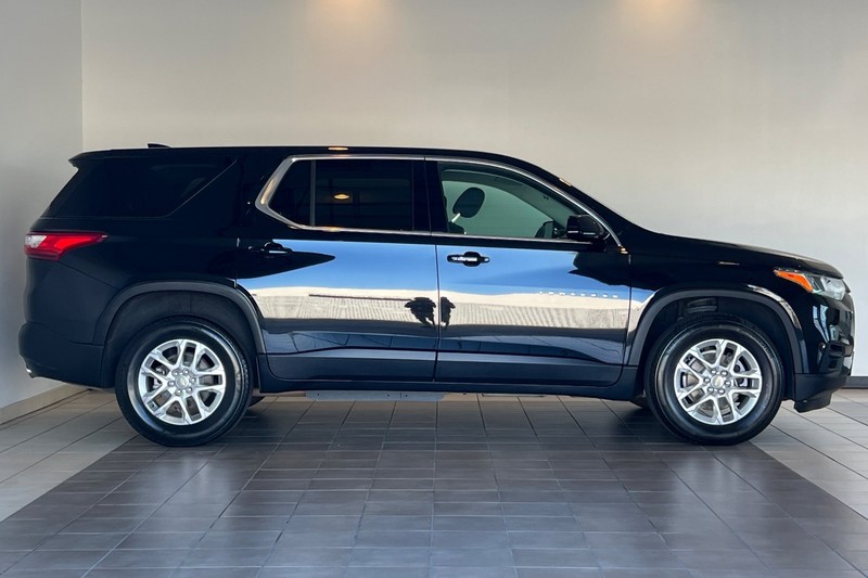 Chevrolet Traverse Vehicle Full-screen Gallery Image 03