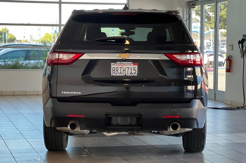 Chevrolet Traverse Vehicle Full-screen Gallery Image 05