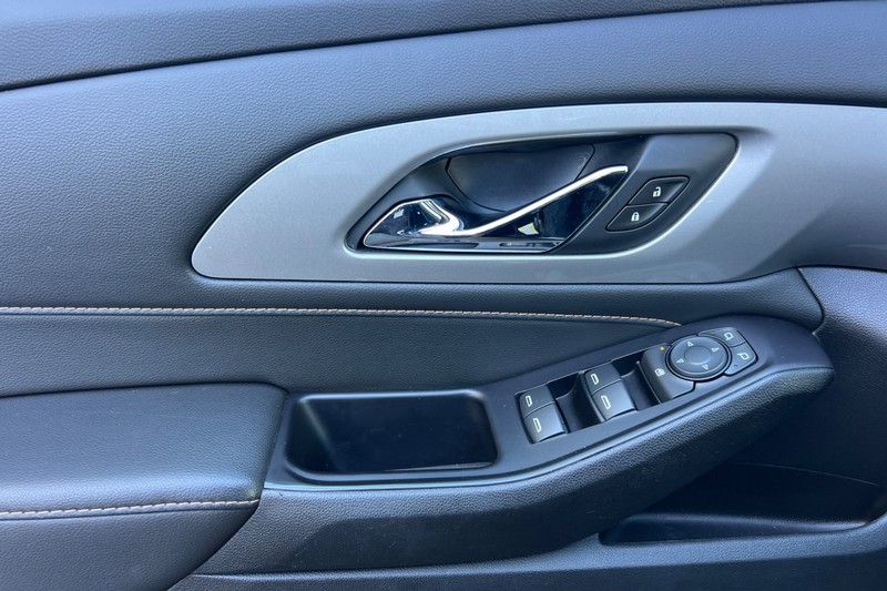 Chevrolet Traverse Vehicle Full-screen Gallery Image 11
