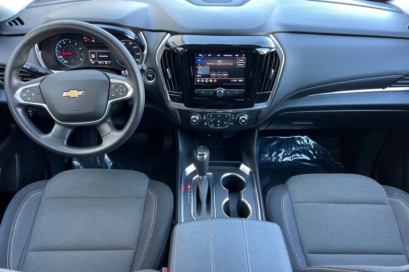 Chevrolet Traverse Vehicle Full-screen Gallery Image 13