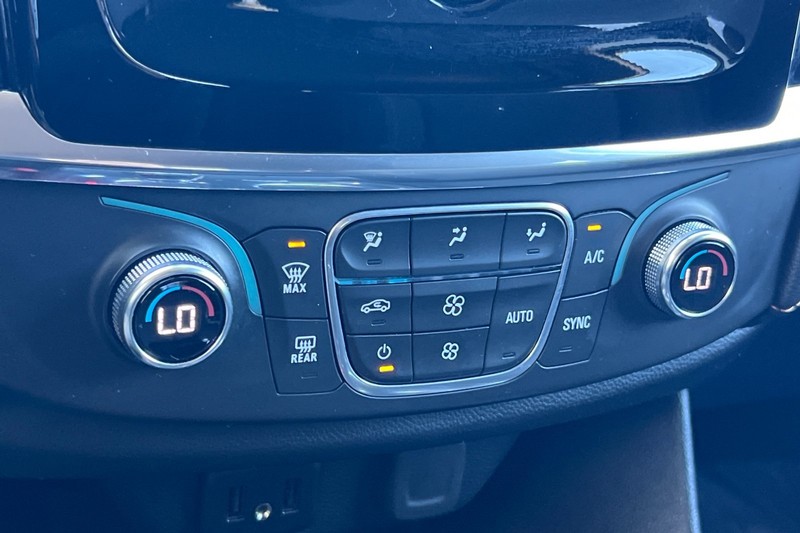 Chevrolet Traverse Vehicle Full-screen Gallery Image 21