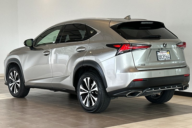 Lexus NX Vehicle Full-screen Gallery Image 06