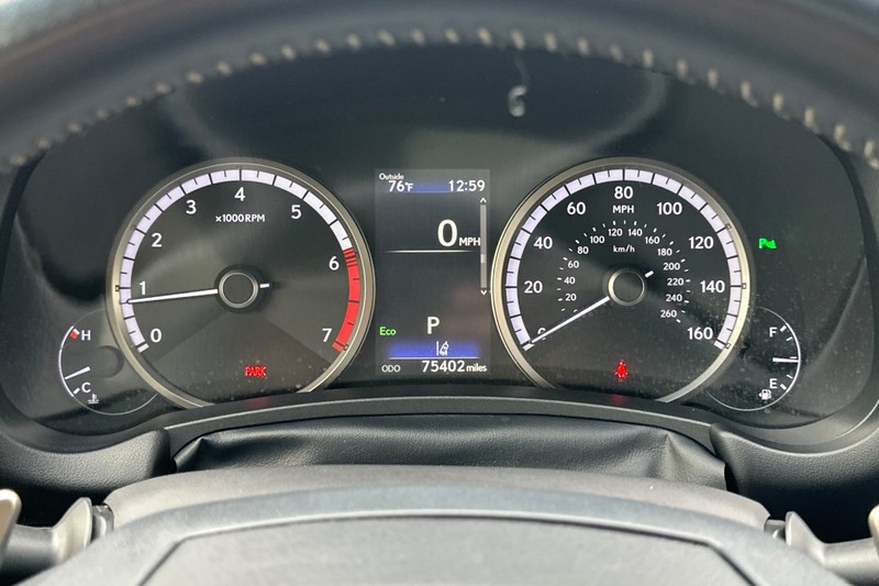 Lexus NX Vehicle Full-screen Gallery Image 24