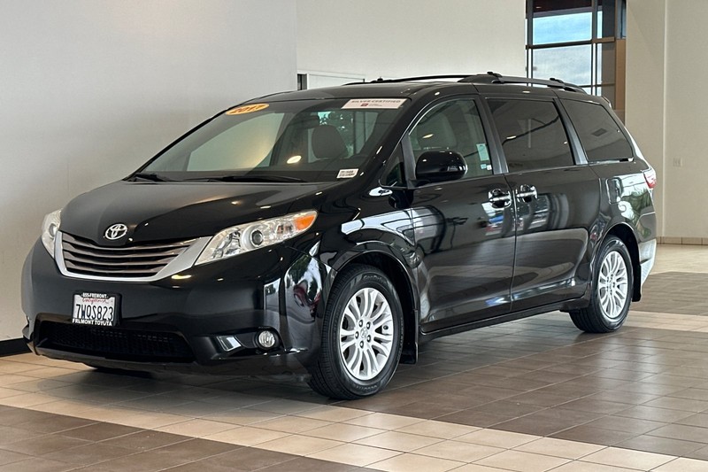 Toyota Sienna Vehicle Full-screen Gallery Image 08
