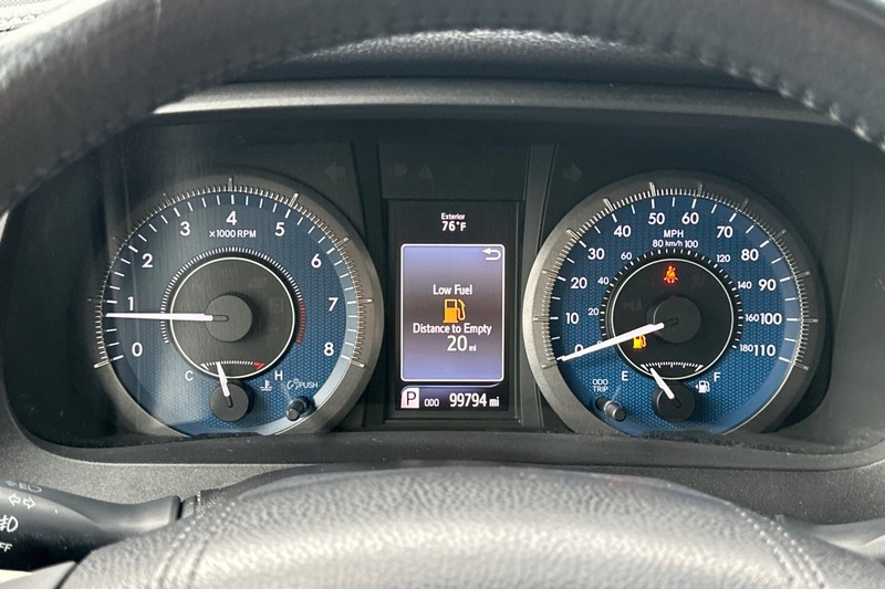 Toyota Sienna Vehicle Full-screen Gallery Image 25