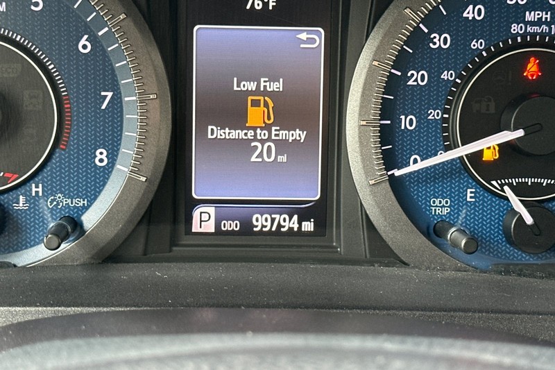 Toyota Sienna Vehicle Full-screen Gallery Image 26