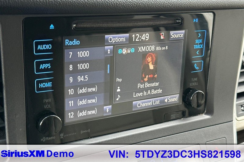 Toyota Sienna Vehicle Full-screen Gallery Image 29