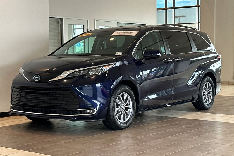 Toyota Sienna Vehicle Full-screen Gallery Image 08