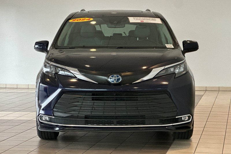 Toyota Sienna Vehicle Full-screen Gallery Image 09