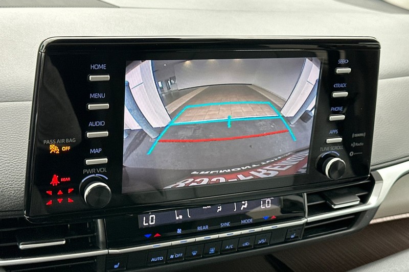 Toyota Sienna Vehicle Full-screen Gallery Image 20