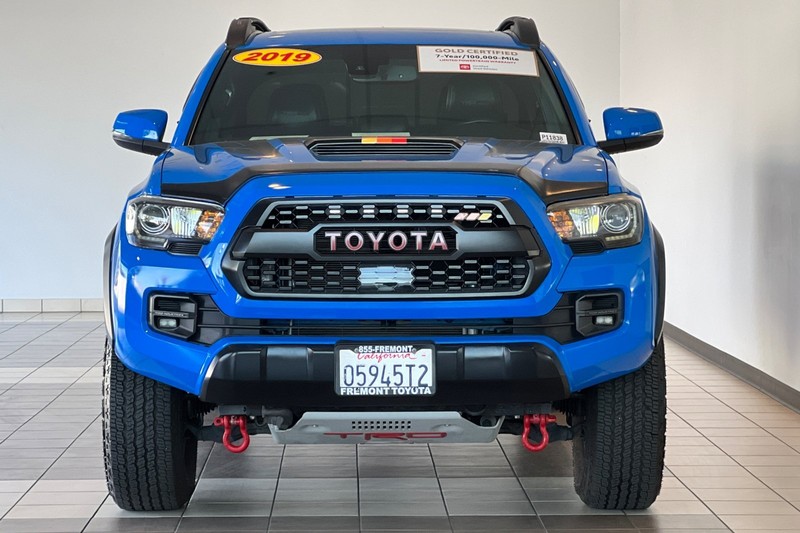 Toyota Tacoma 4WD Vehicle Full-screen Gallery Image 09