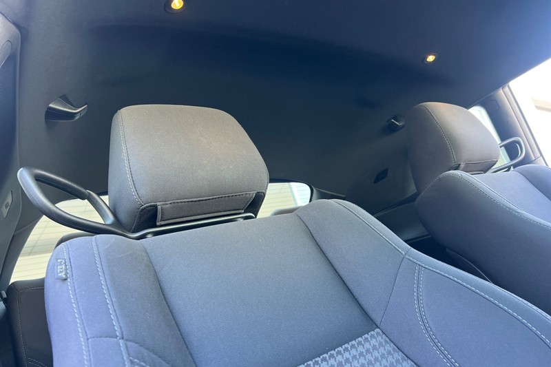Dodge Challenger Vehicle Full-screen Gallery Image 16