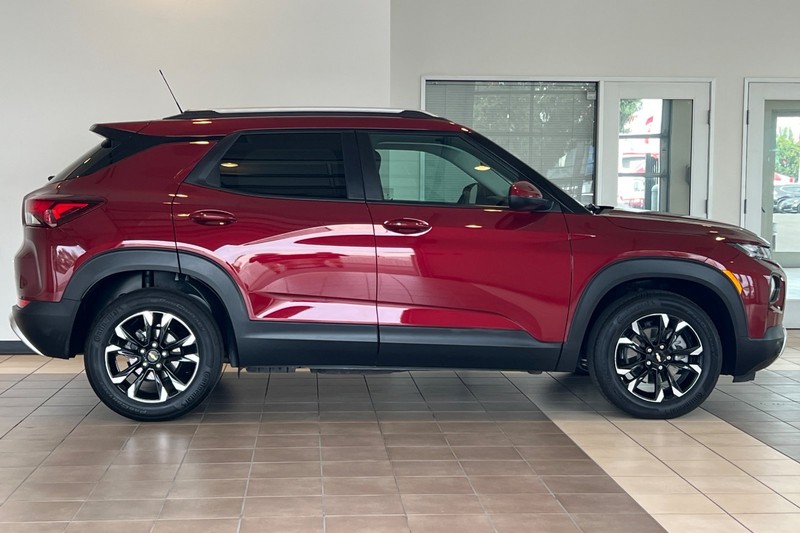 Chevrolet Trailblazer Vehicle Full-screen Gallery Image 03
