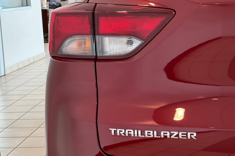 Chevrolet Trailblazer Vehicle Full-screen Gallery Image 27