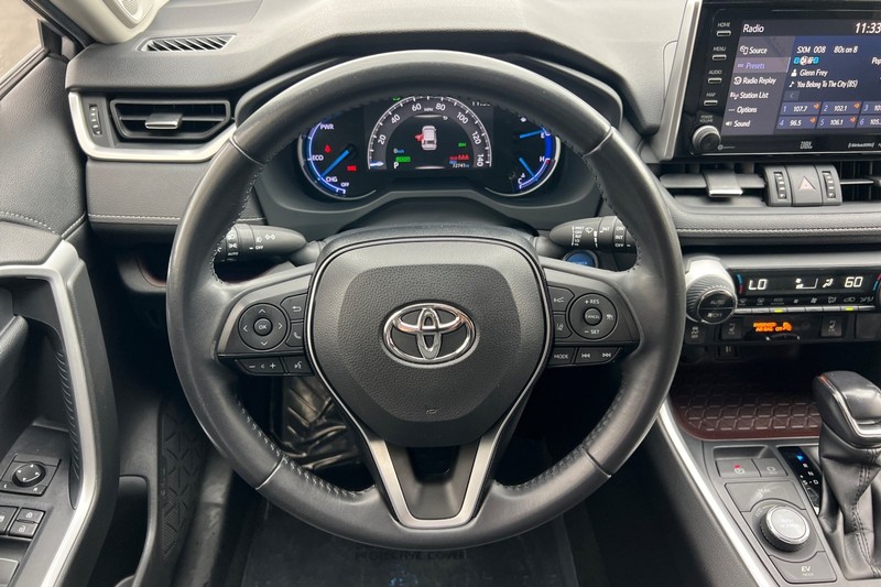 Toyota RAV4 Hybrid Vehicle Full-screen Gallery Image 14