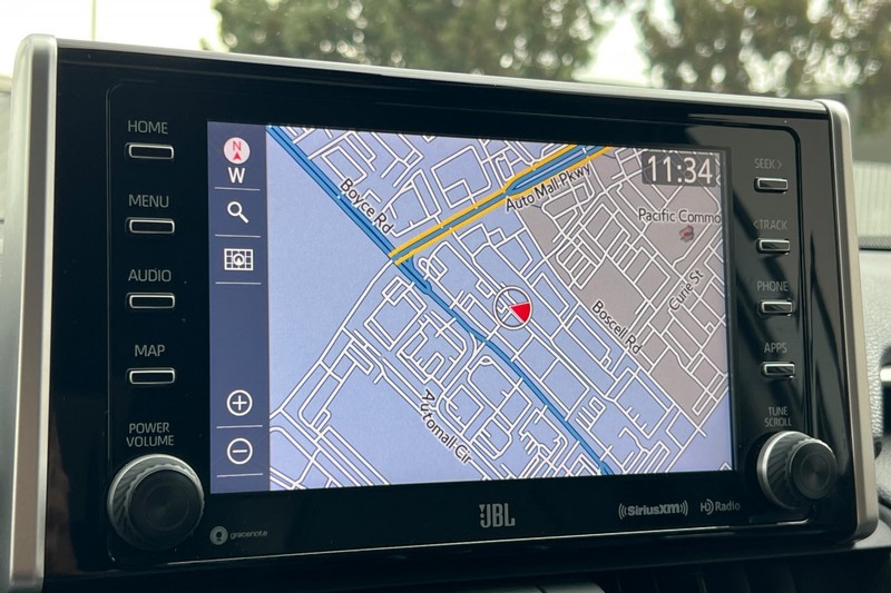 Toyota RAV4 Hybrid Vehicle Full-screen Gallery Image 19