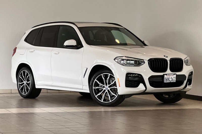 BMW X3 Vehicle Full-screen Gallery Image 02