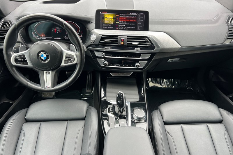 BMW X3 Vehicle Full-screen Gallery Image 13