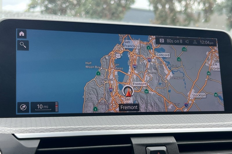 BMW X3 Vehicle Full-screen Gallery Image 19
