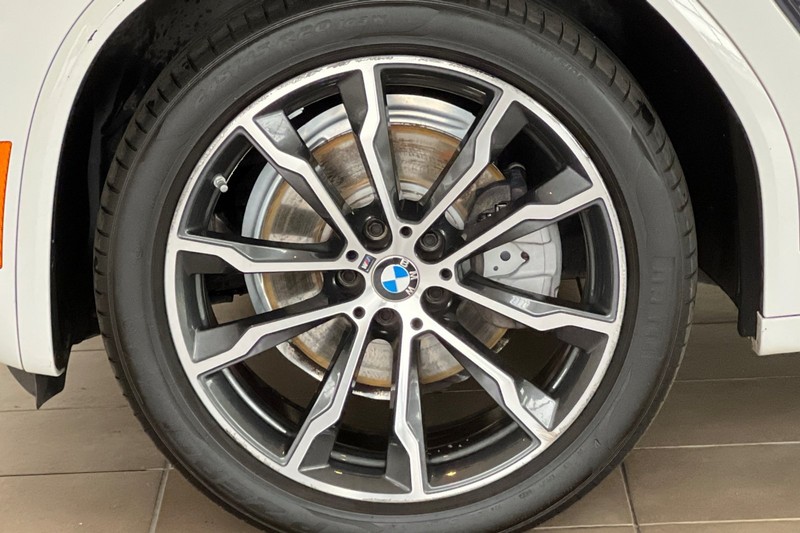 BMW X3 Vehicle Full-screen Gallery Image 27