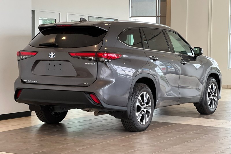 Toyota Highlander Hybrid Vehicle Full-screen Gallery Image 04