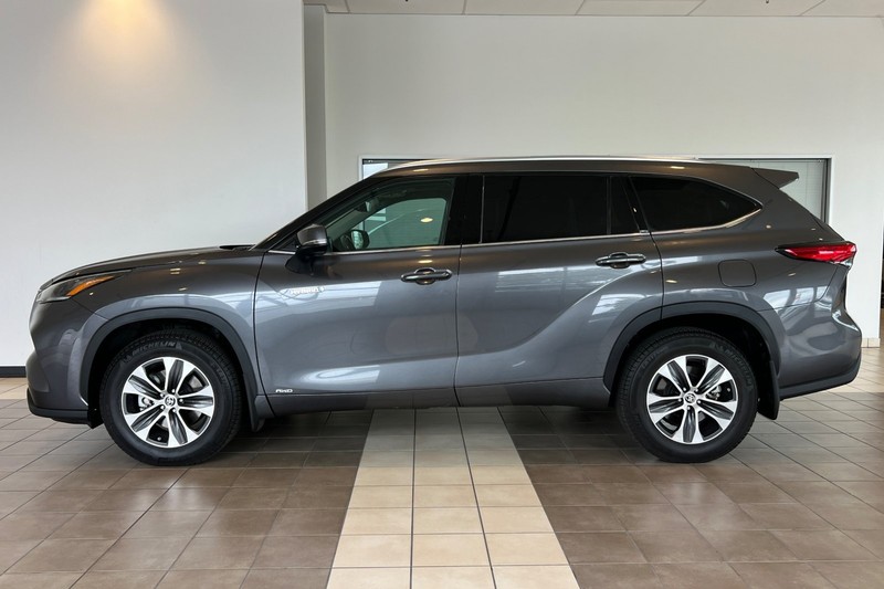 Toyota Highlander Hybrid Vehicle Full-screen Gallery Image 07