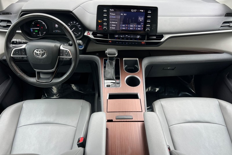 Toyota Sienna Vehicle Full-screen Gallery Image 13