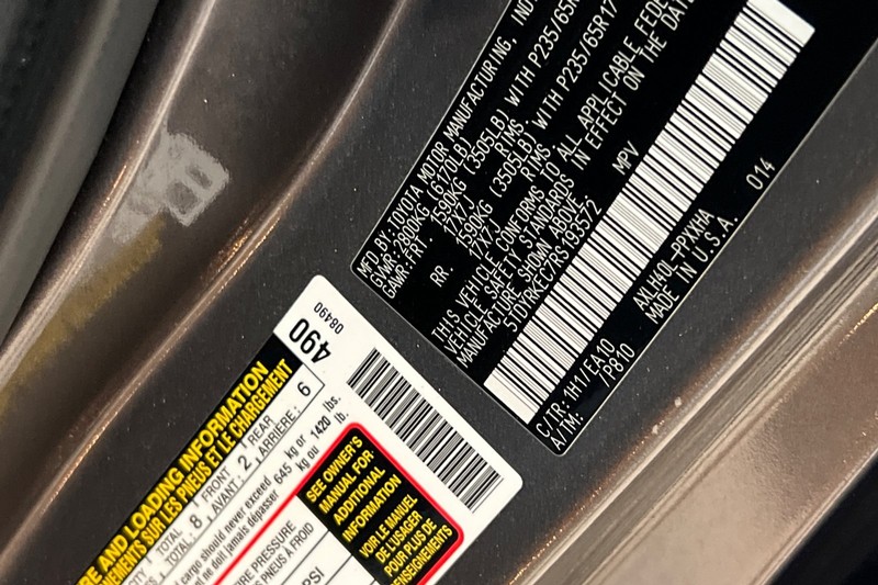 Toyota Sienna Vehicle Full-screen Gallery Image 29