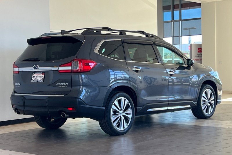 Subaru Ascent Vehicle Full-screen Gallery Image 04