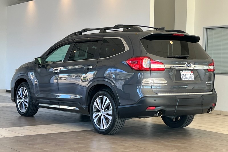 Subaru Ascent Vehicle Full-screen Gallery Image 06