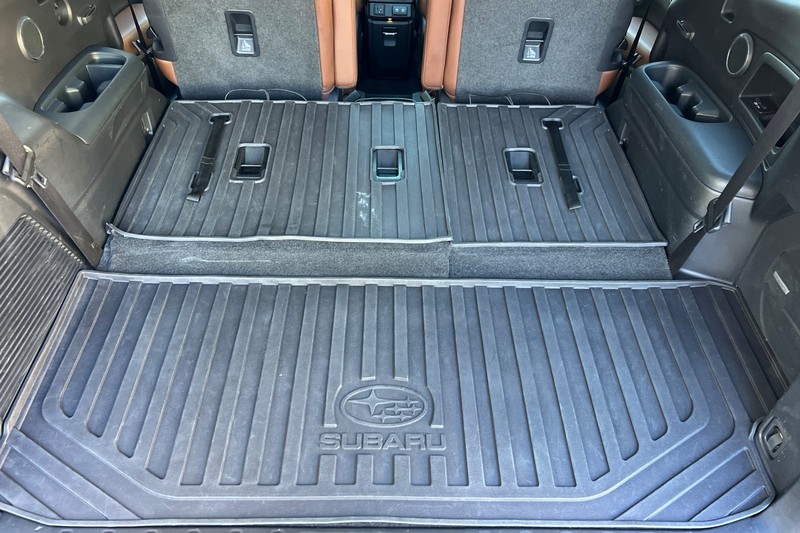 Subaru Ascent Vehicle Full-screen Gallery Image 15