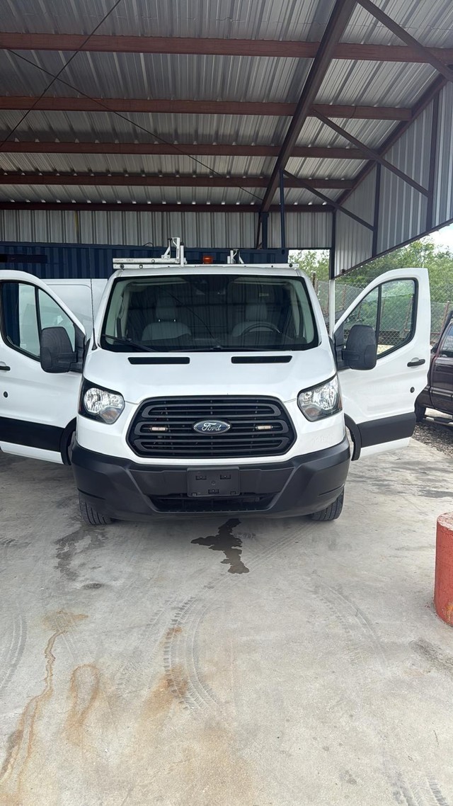 Ford Transit Van T-150 130" Low Rf 8600 GVWR Swing-Out RH Dr - Del Valle TX