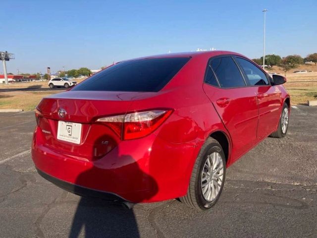 Toyota Corolla Vehicle Full-screen Gallery Image 3