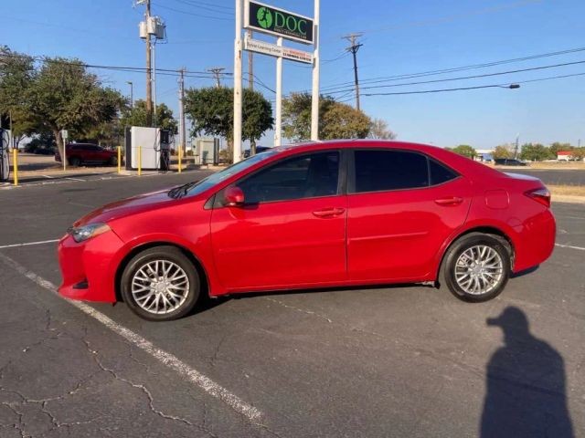 Toyota Corolla Vehicle Full-screen Gallery Image 5