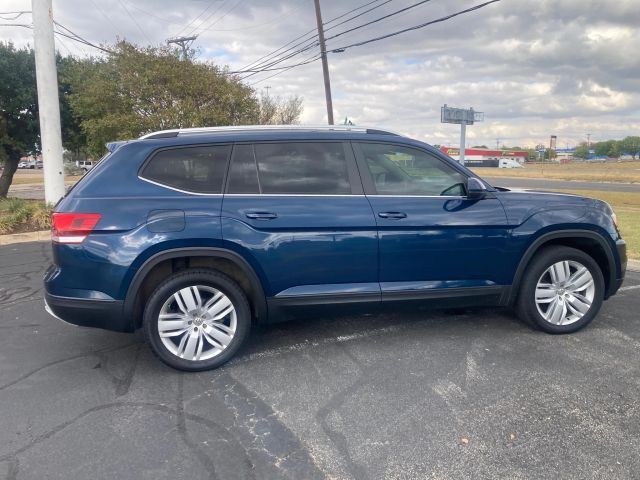 Volkswagen Atlas Vehicle Full-screen Gallery Image 7