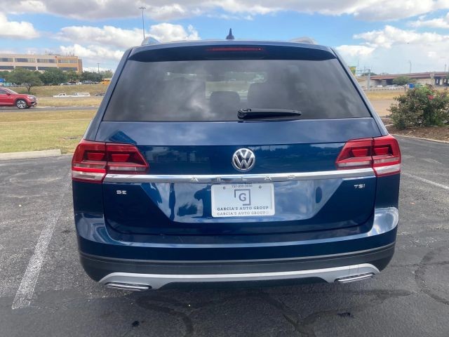 Volkswagen Atlas Vehicle Full-screen Gallery Image 8